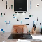 Apartment Ramalhete W/ 3 Bdr & Balcony By Lovelystay