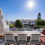 Ramalhete W/ 3 Bdr & Balcony By Lovelystay *