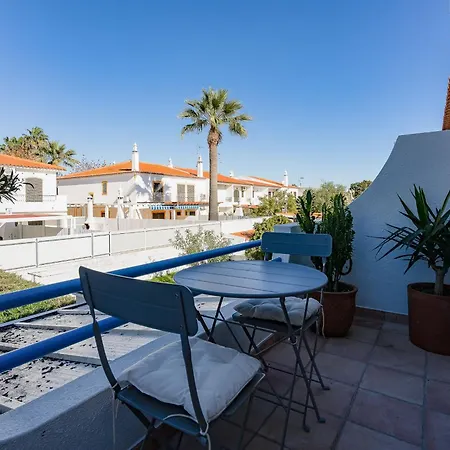 Ramalhete W/ 3 Bdr & Balcony By Lovelystay * Altura