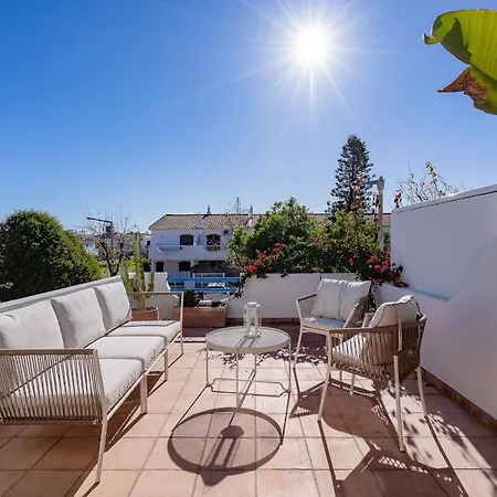 Ramalhete W/ 3 Bdr & Balcony By Lovelystay Apartment *