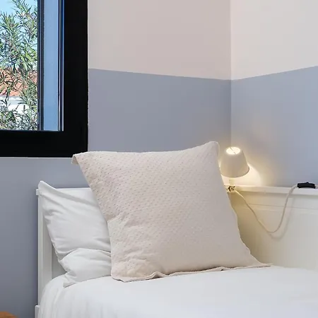 Ramalhete W/ 3 Bdr & Balcony By Lovelystay Altura