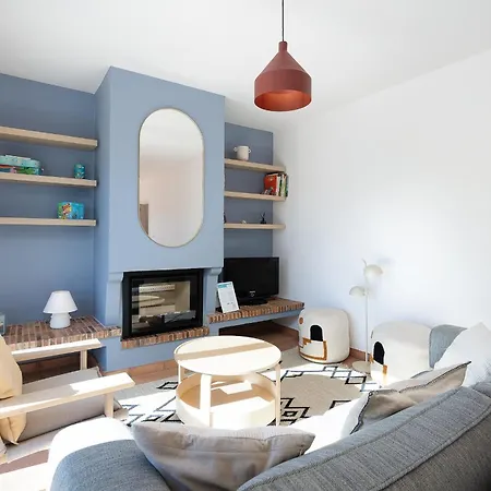 Ramalhete W/ 3 Bdr & Balcony By Lovelystay Apartment