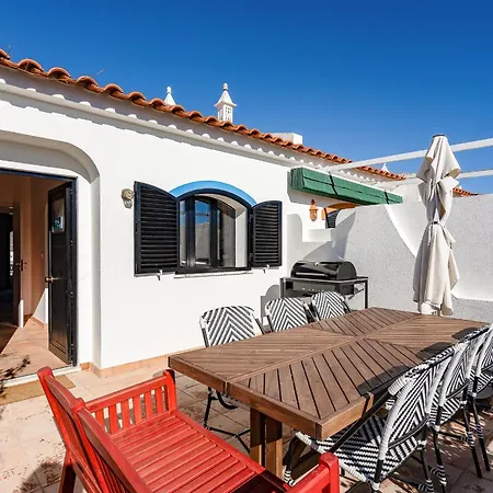 Ramalhete W/ 3 Bdr & Balcony By Lovelystay Altura